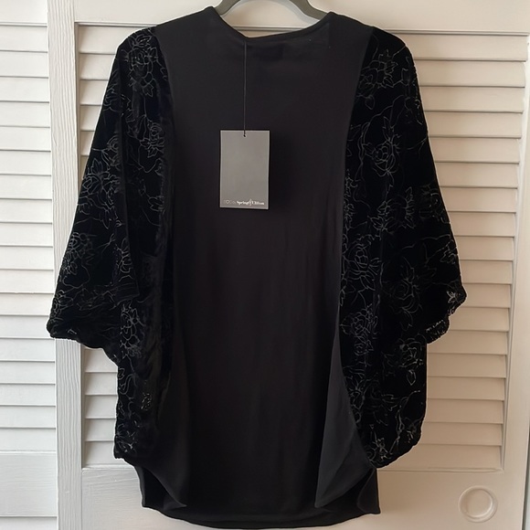 SPRING & CLIFTON BLACK TUNIC VELVET BURNOUT FLORAL SLEEVES - Picture 3 of 4